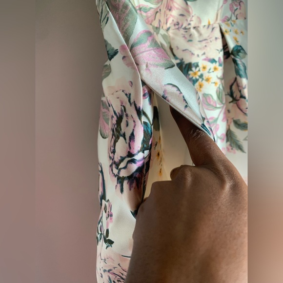 ❌SOLD❌Windsor Holland Strapless Floral Ball Gown Size 5 - Picture 7 of 16